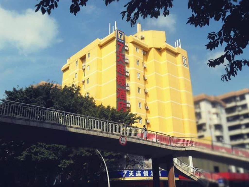 7Days Inn Zhongshan Li He Square Eksteriør billede