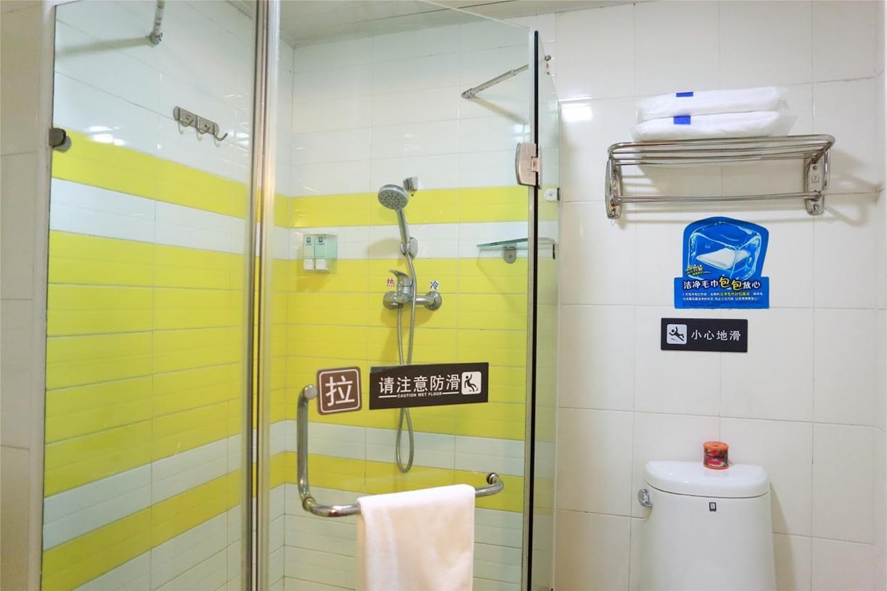7Days Inn Zhongshan Li He Square Eksteriør billede